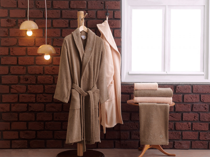 Фото AIDA SALMON-CAMEL