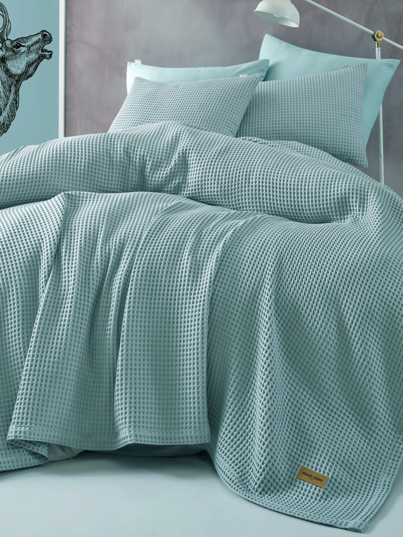 Фото MARILOU GRAY-AQUA