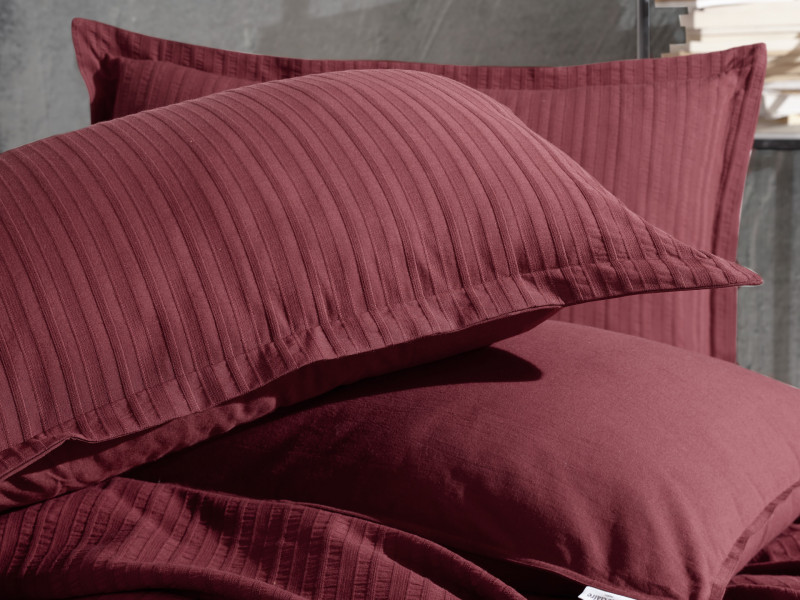 Фото VALENTINE RED