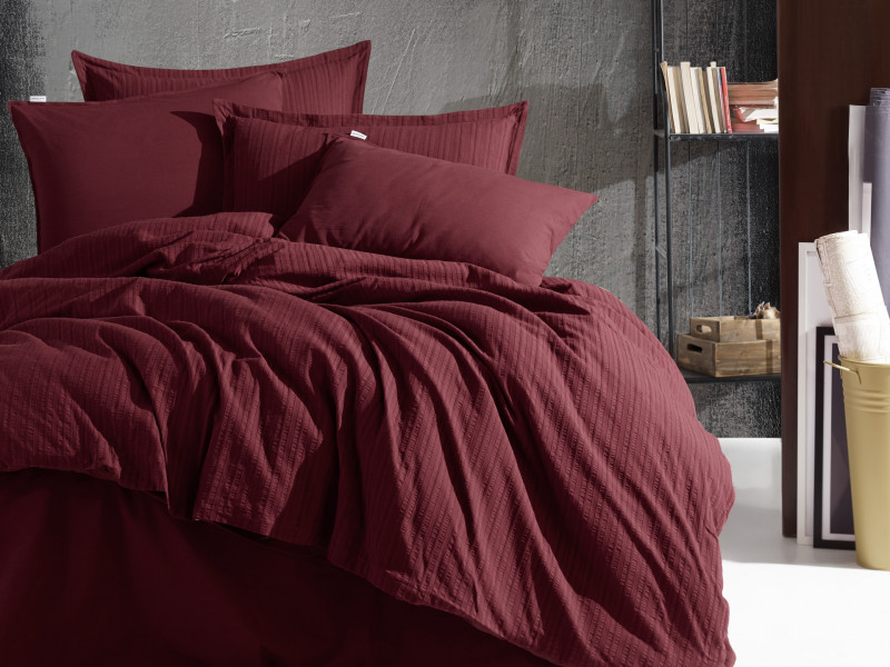 Фото VALENTINE RED