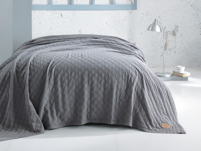 Фото HUBERT GRAY