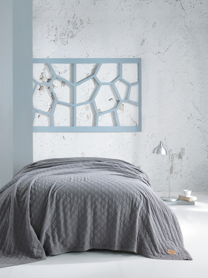 Фото HUBERT GRAY