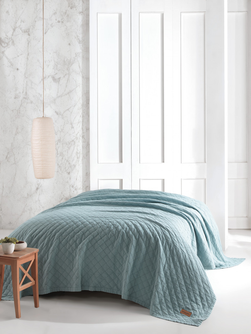 Фото HUBERT BLUE