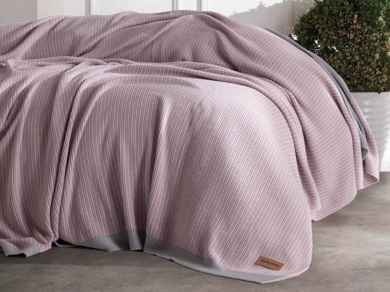 Фото CELIANE GRAY-PINK