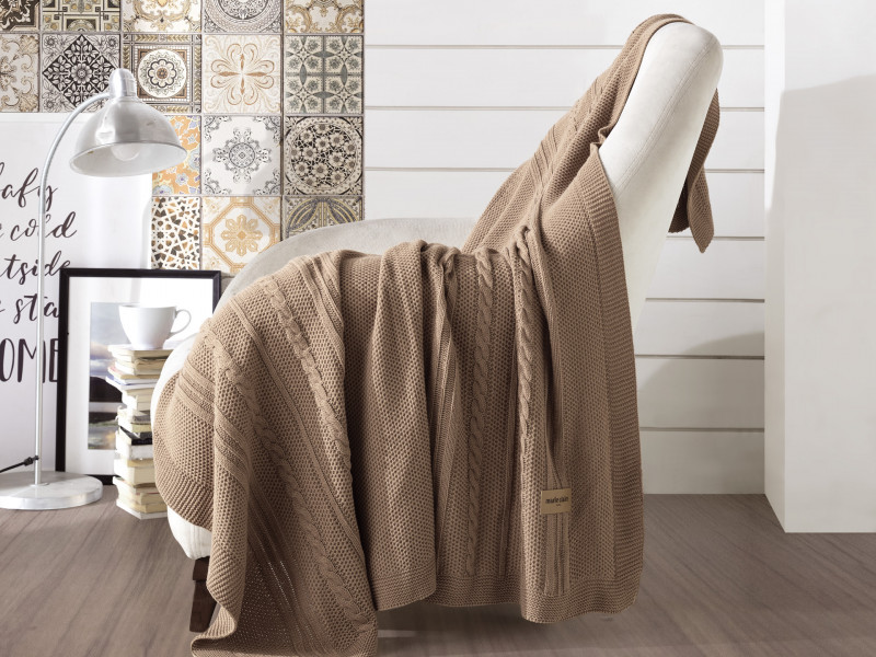 Фото SANDRA CAMEL