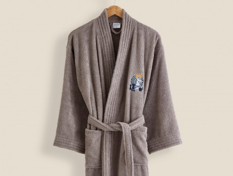 Фото ELIOT BROWN ELIOT BROWN